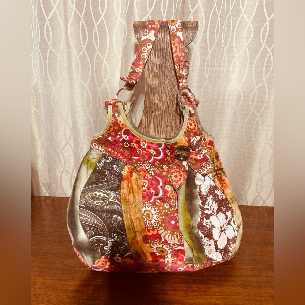 Bluenotes Boho Floral Patchwork Shoulder Bag NWOT Pristine Inside